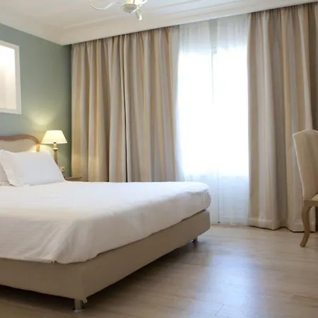 Royal & Hotel Nydri (Lefkada)