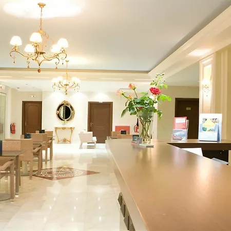 Hotel Royal &